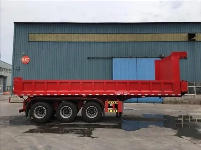 Volquet semiremolc de tres eixos